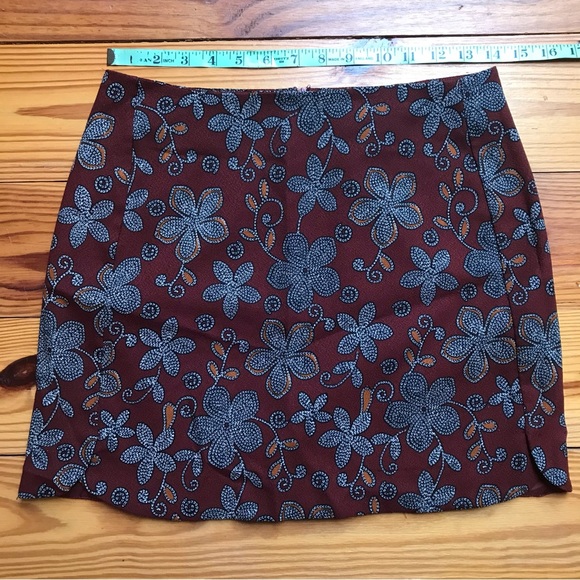 Lush Brick Red Floral Mini Skirt, EUC, M - Picture 5 of 10
